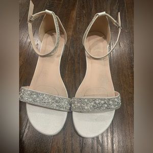 White Pearl & Diamond Flats